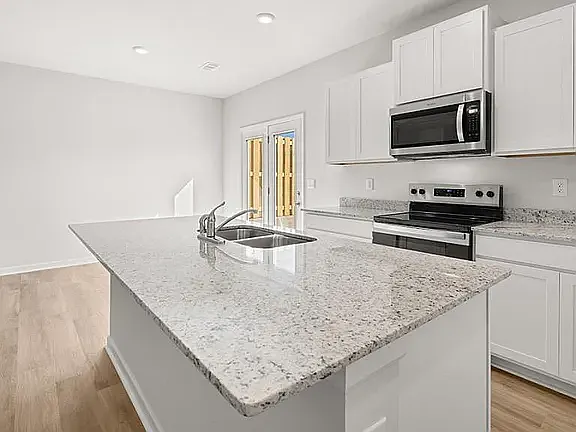 210 Deerberry Dr — Photo 6