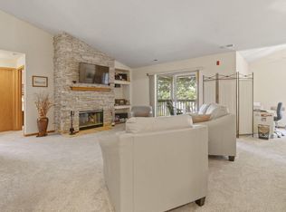 9302 W Loomis Rd UNIT 7, Franklin, WI 53132