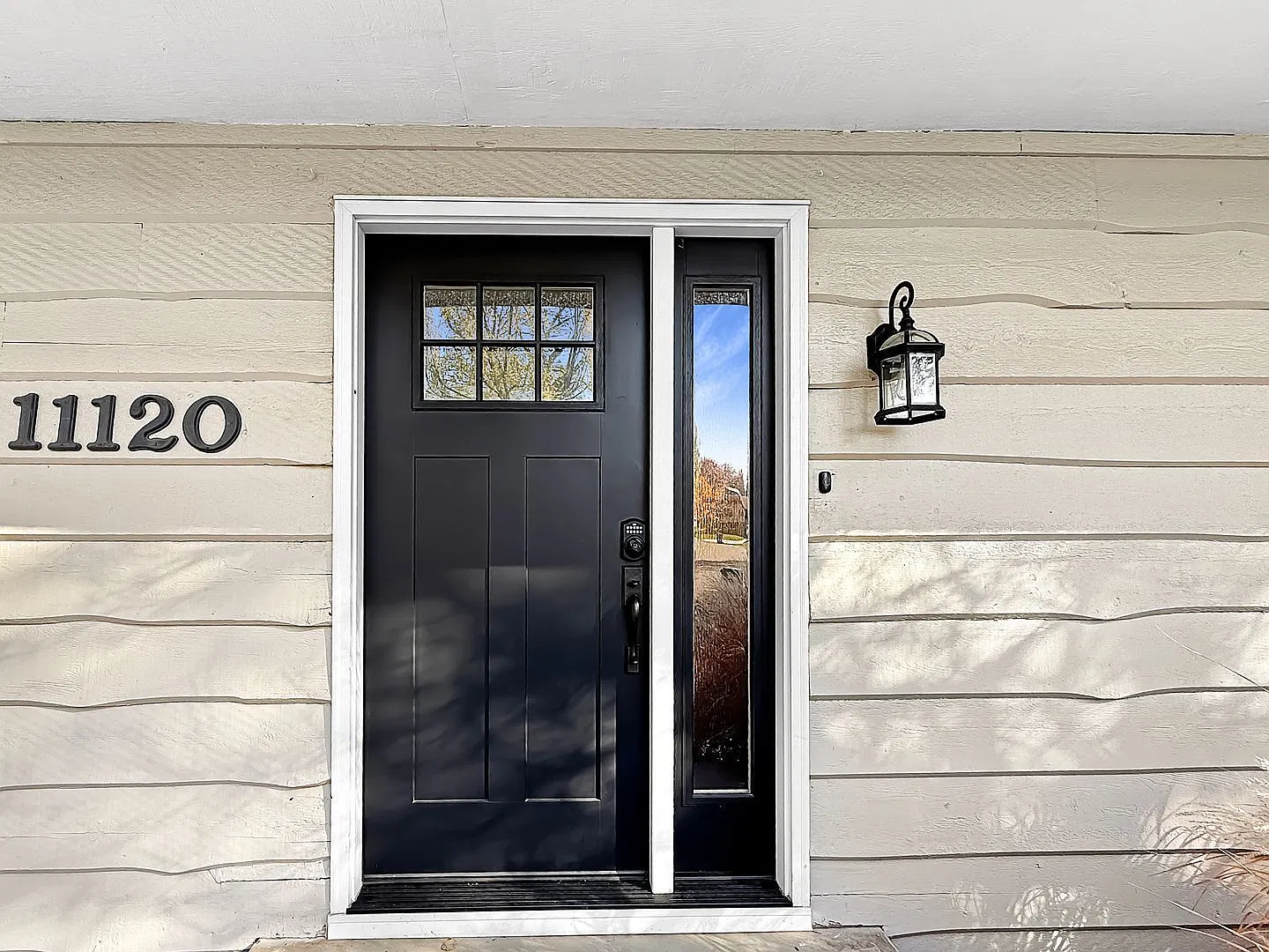 4 bed, 2.0 bath, 2000 sqft, $2,995 — Photo 3