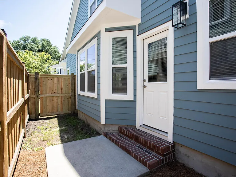 603 Campbell St — Photo 16