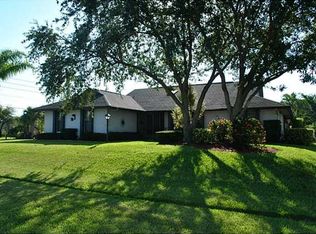 1382 SW Abingdon Ave, Port Saint Lucie, FL 34953