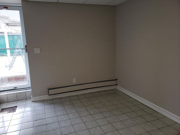 2nd image of 1037 Quincy Ave