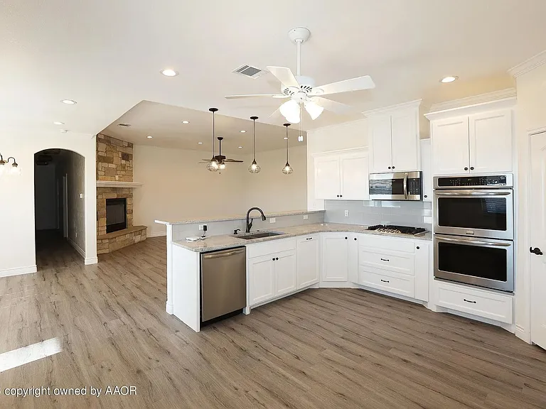 18401 Bradley Ln — Photo 8