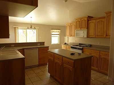 2nd image of 696 E Nichols Canyon Rd