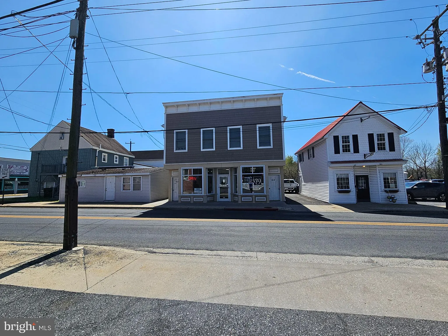 1 bed, 1.0 bath, 738 sqft, $1,150 — Photo 3
