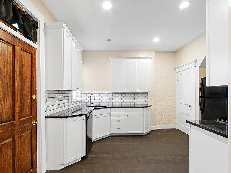 View entering the kitchen