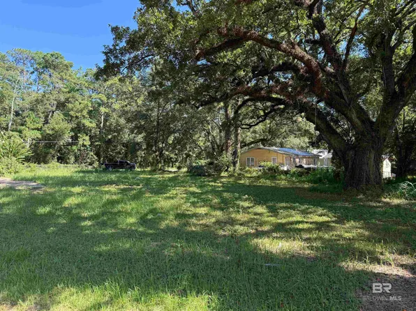 13940 Railroad St, Bayou La Batre, AL 36509