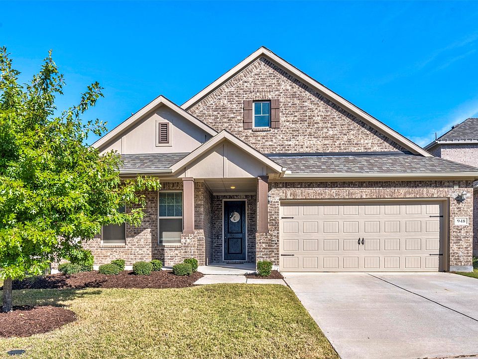 1st image of 948 Royal Ln