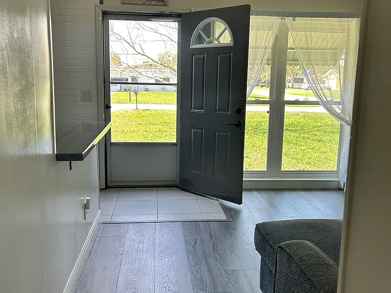 301 California Ave — Photo 13