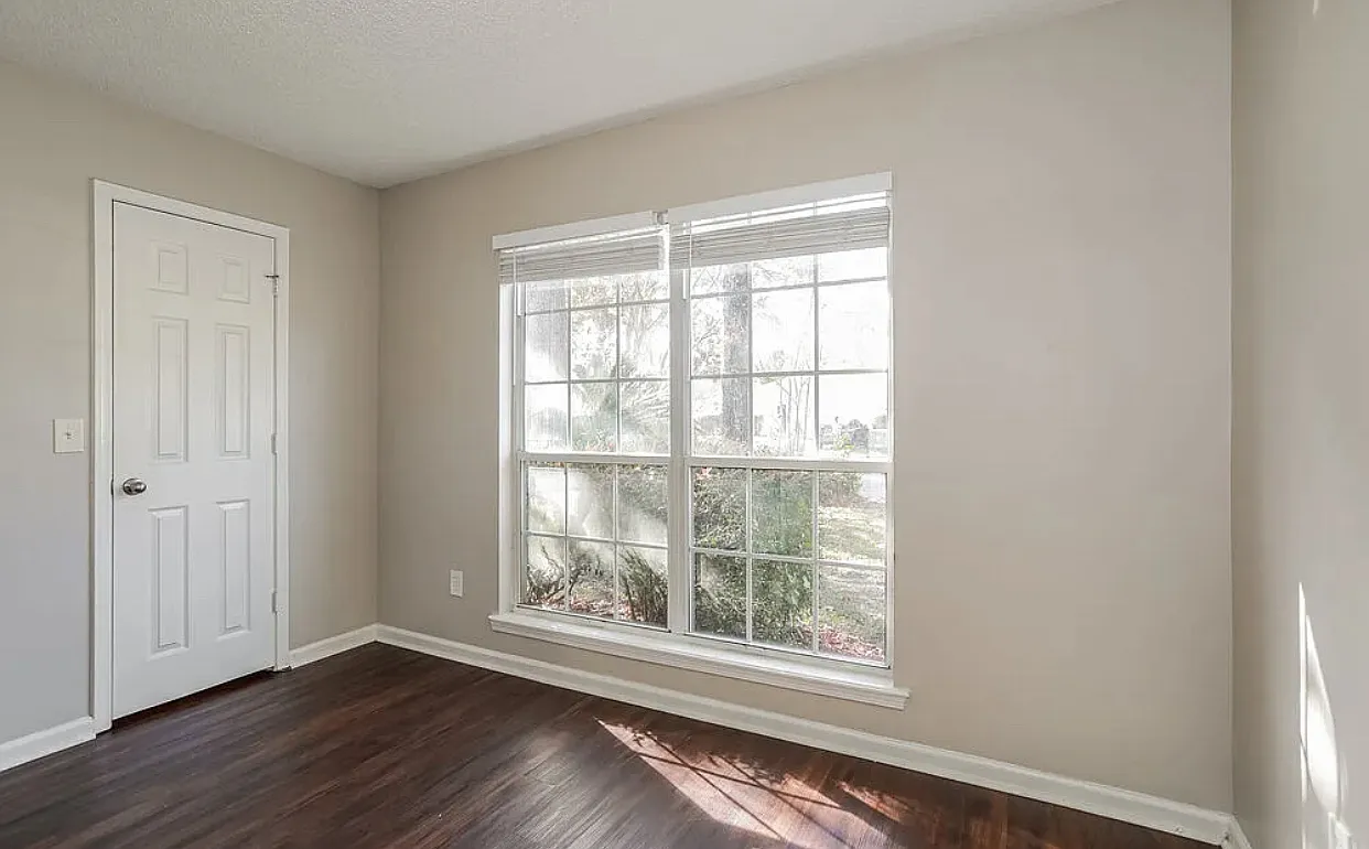 3 bed, 1457 sqft, $1,985 — Photo 3