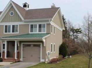 2 Pond Ridge Rd, Milton, NY 12547