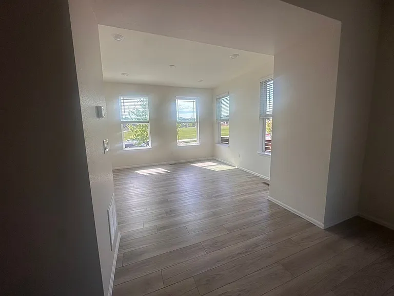 17612 Cherokee St — Photo 5