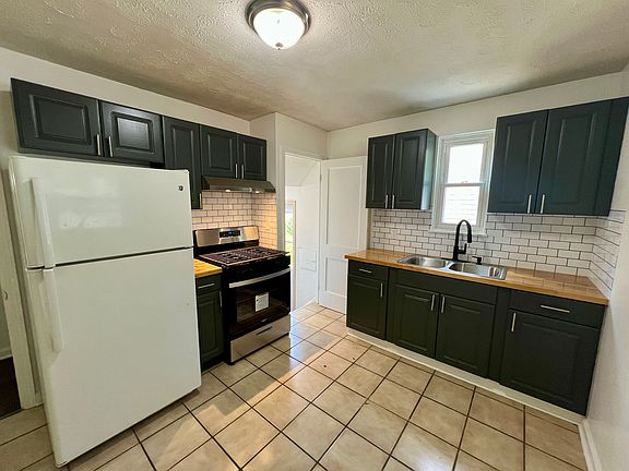5th image of 20531 Westport Ave