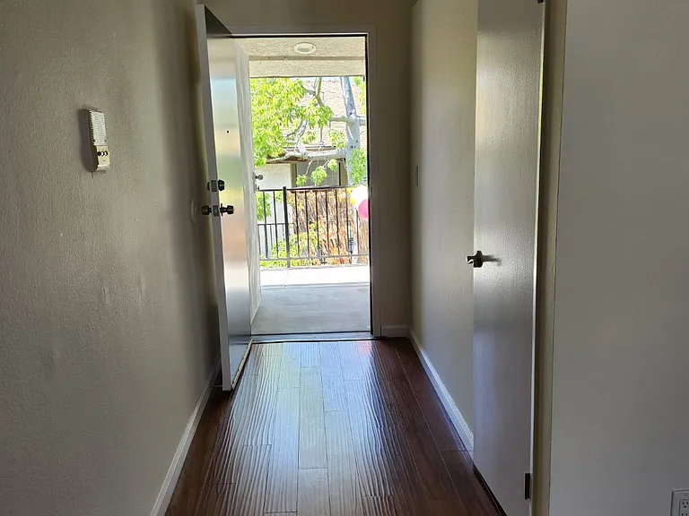 Tujunga Gardens — Photo 9