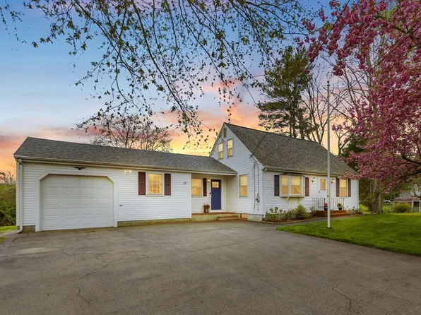 23 Warren St W, Raynham, MA 02767