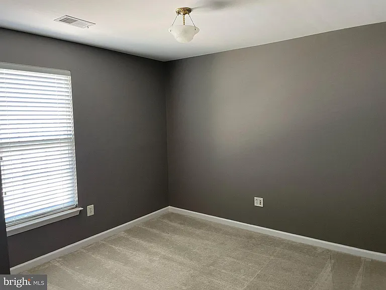 313 Cross Green St #B — Photo 17