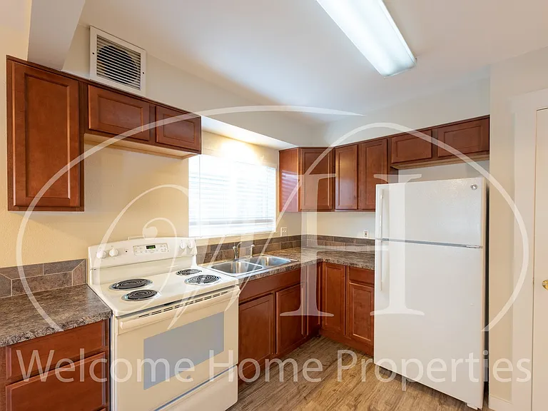 108 SE 6th St — Photo 25