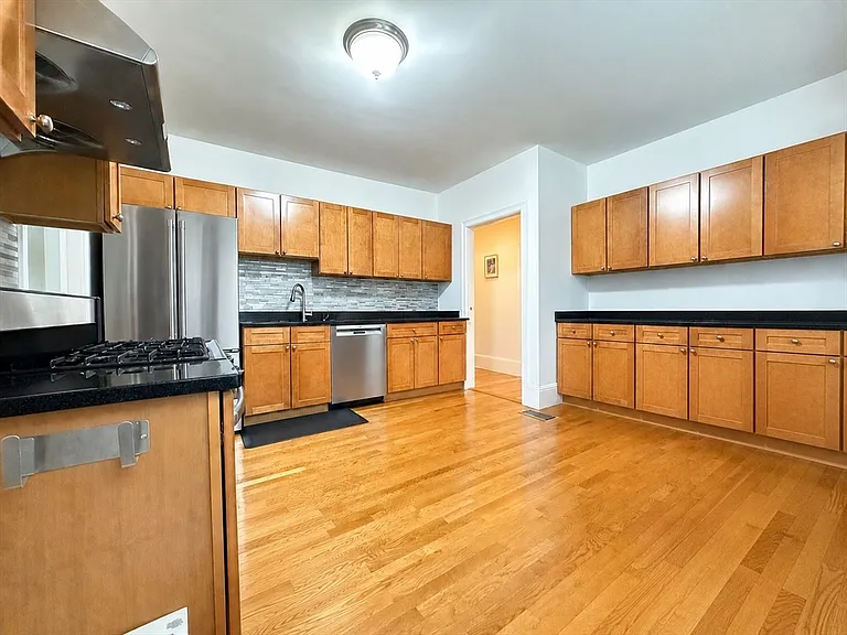 132 Middlesex Rd #1 — Photo 3