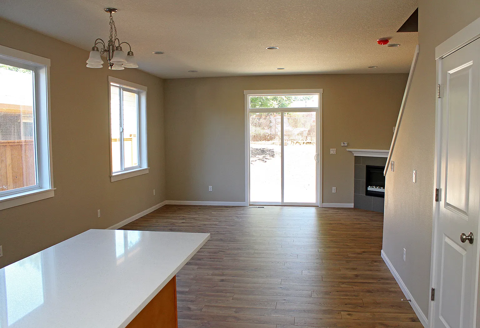 New Build "Green Certfiied" 3 Bed, 2.5 Bath Townhouse in Oak Grove — Photo 4