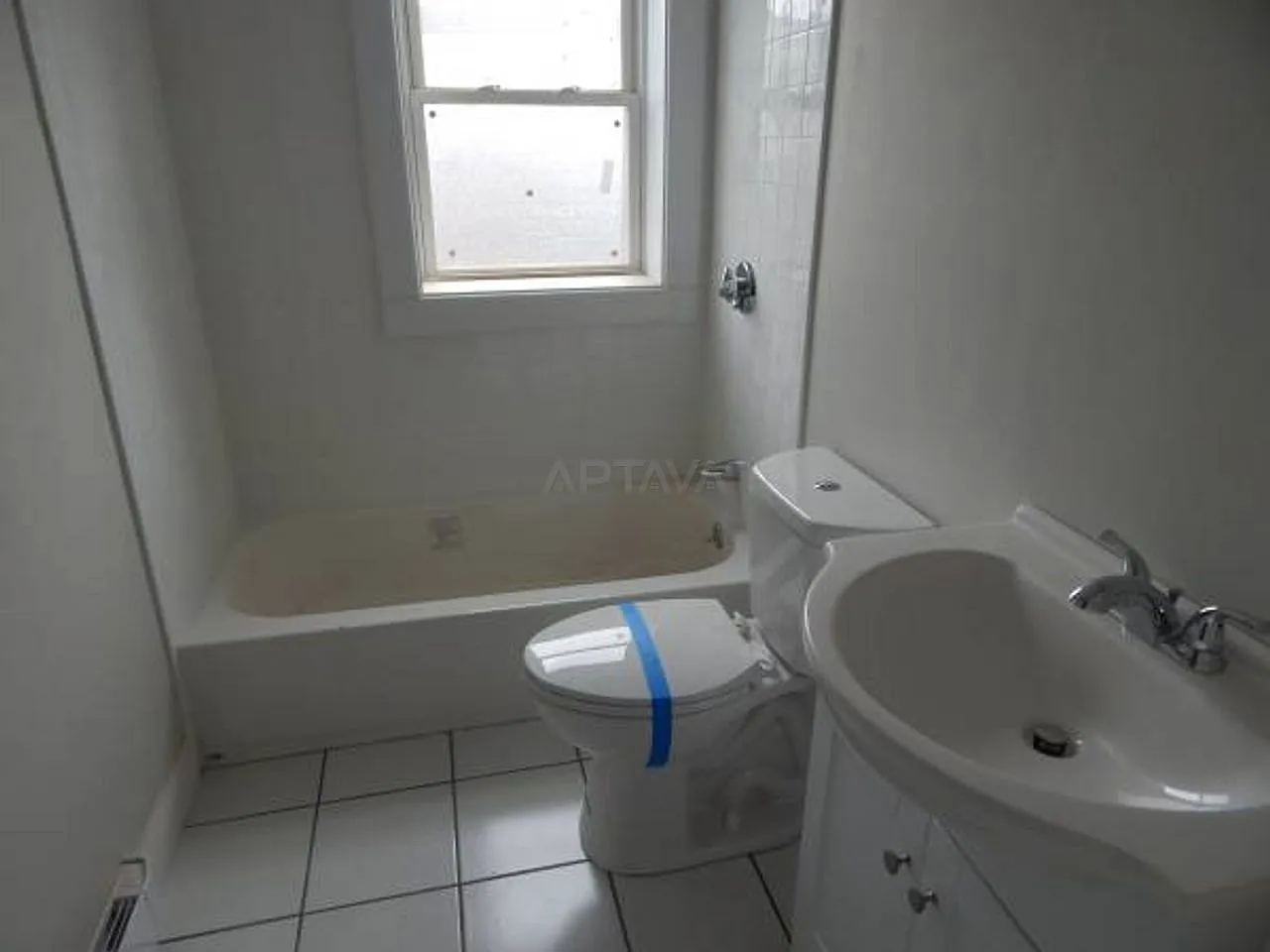 Davis Square area, 1 bedroom, 1 bathroom apartment — Photo 1