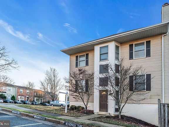 3rd image of 3017 Hickory Grove Ct