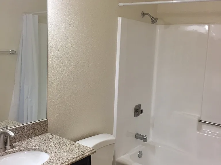 5245 Wood St #L — Photo 11