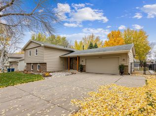 9142 Hemlock Ln N, Maple Grove, MN 55369