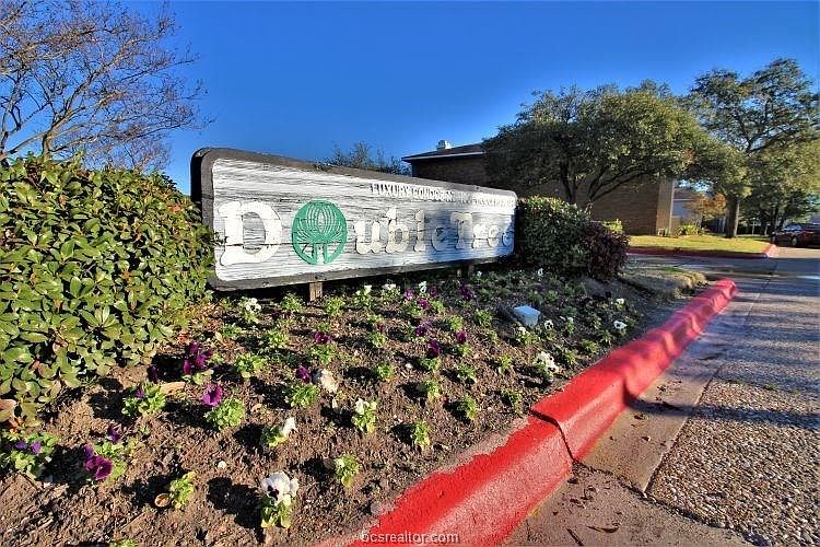 1st image of 1901 Holleman Dr #102