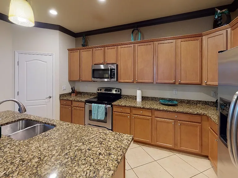 11647 Anhinga Ave — Photo 4
