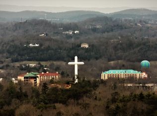 928 Pine Mountain Rd, Pigeon Forge, TN 37862