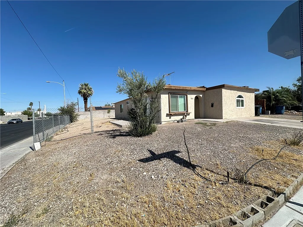 Building Photo - 501 Slayton Dr