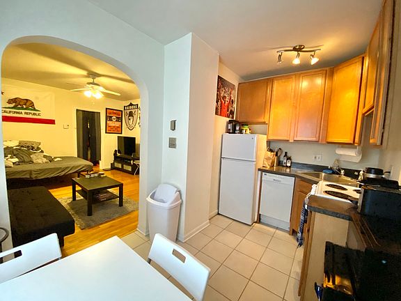 2nd image of 2146 N Dayton St APT 104