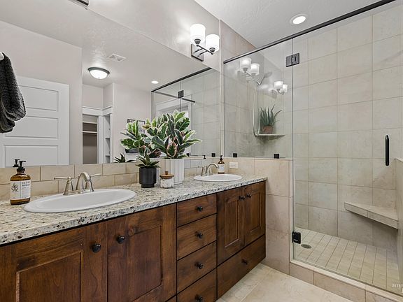 5th image of 3995 W Greenspire Dr