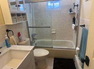 15 3rd Ave, East Rockaway, NY 11518