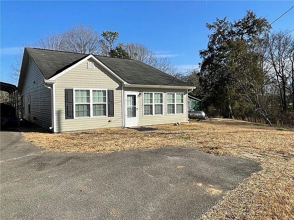 2nd image of 4579 Dogwood Valley Rd