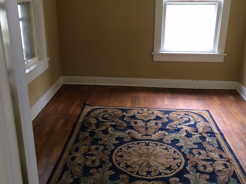 2nd image of 530 Laramie St