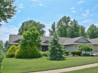 32811 Fallhaven Cir, North Ridgeville, OH 44039