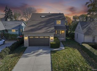 39100 Archer Dr, Harrison Township, MI 48045