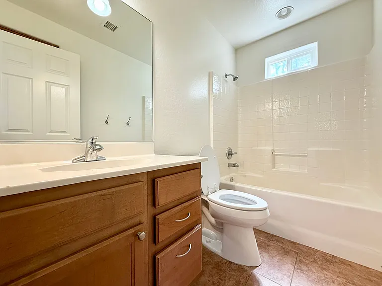 1415 Lakeview Rd — Photo 7