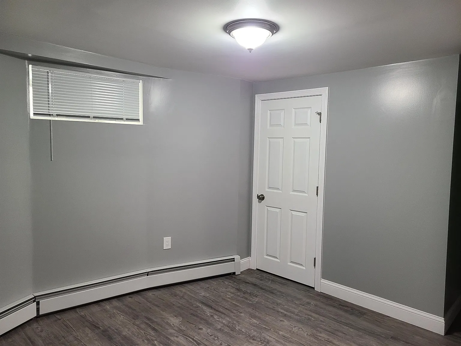 44 Glendale Street - B — Photo 3