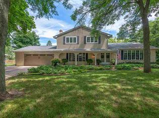 1329 S Summer Range Rd, De Pere, WI 54115