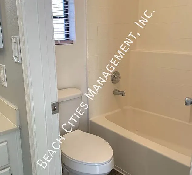 1220 Mira Mar Ave #1 — Photo 35