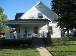 210 W Harrison St, Cissna Park, IL 60924