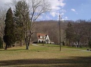 290 Spencer Rd, Clendenin, WV 25045