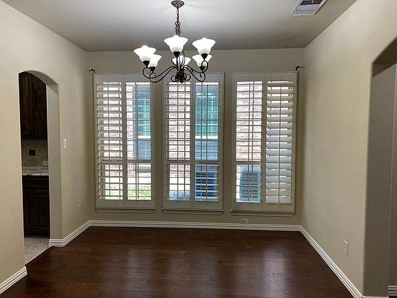 2nd image of 2509 Louis Ln