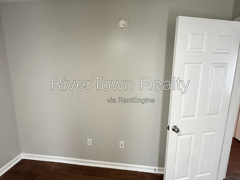 10570 Pecan View Dr — Photo 15