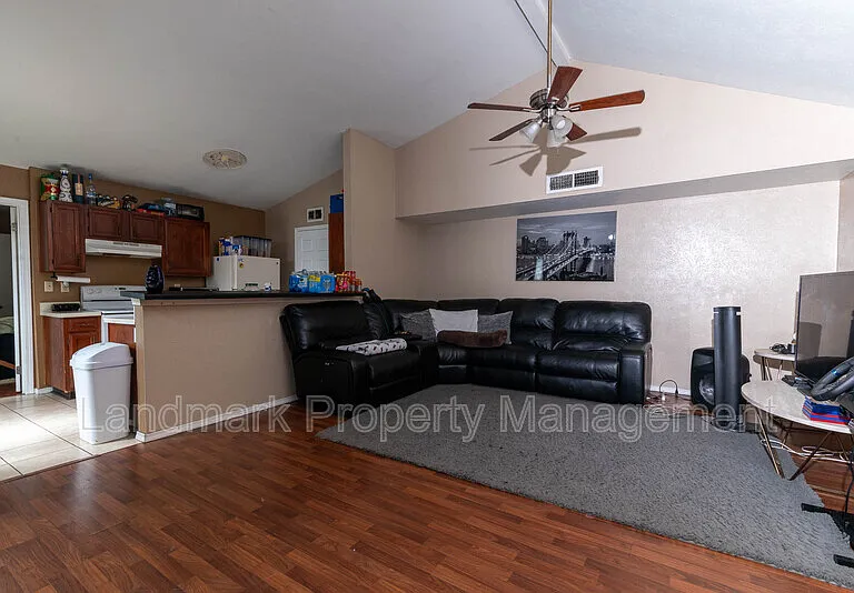 434 Pogue St — Photo 3