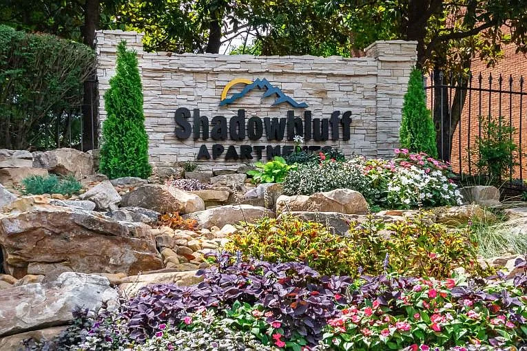 Shadowbluff Apartments — Photo 1