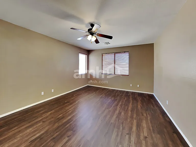 2150 E Bellerive Pl — Photo 8
