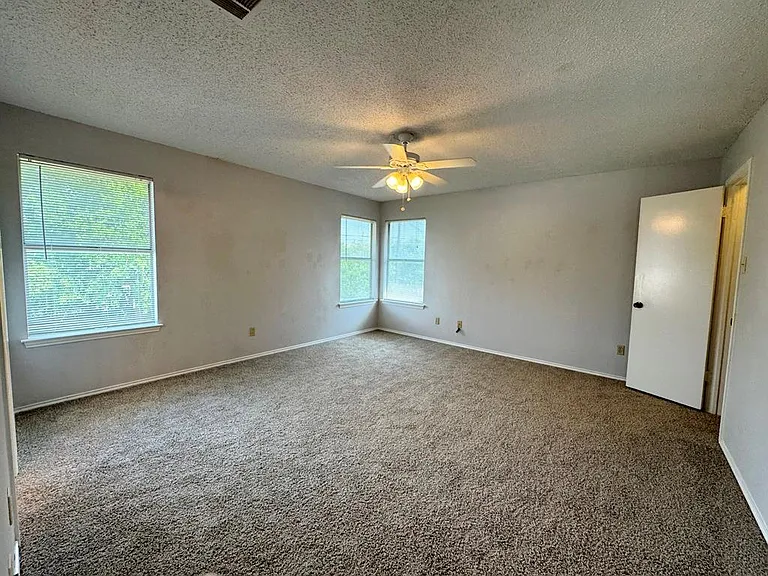 14009 Maricella Ln — Photo 24